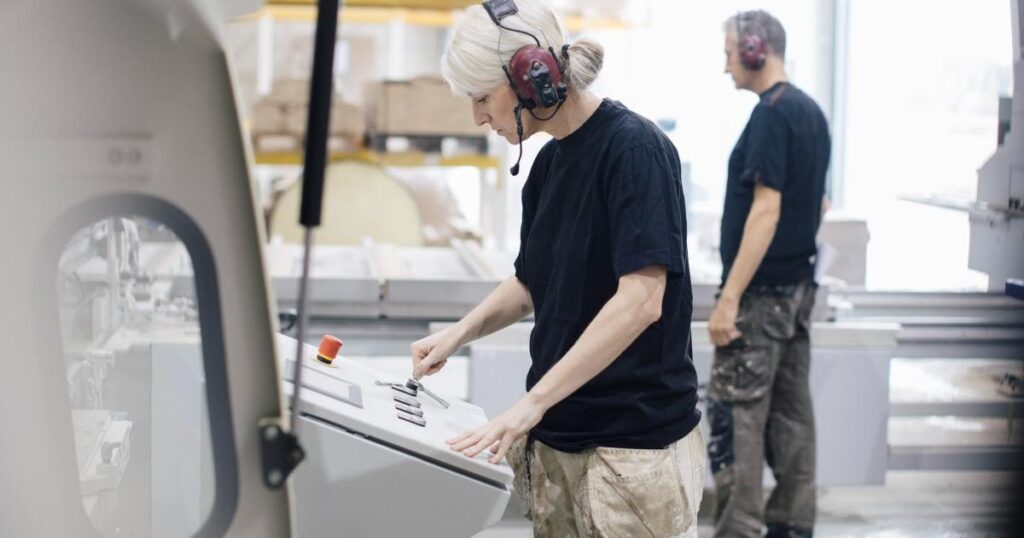 Commission proposes new measures to boost EU industry and jobs Commission proposes new measures to boost EU industry and jobs