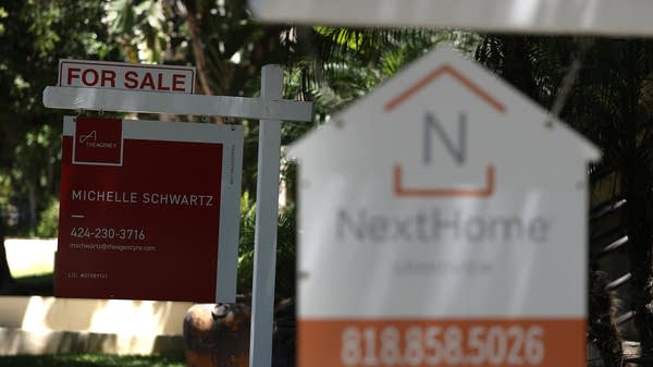 The average 30-year mortgage rate in the U.S. is sitting at 6.58%, the highest level in nearly a year.