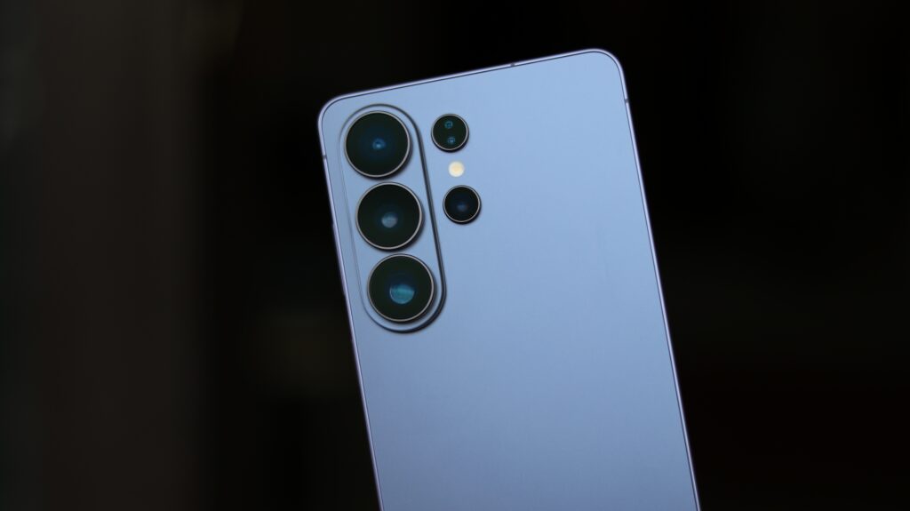 Galaxy S27 Ultra cameras may use this tech to reduce lens thickness, flare
