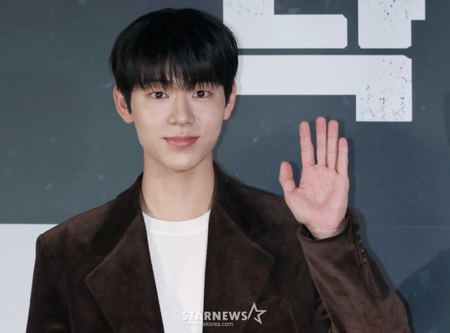 Actor Bae Hyun-sung poses at the production report for the film 'Real Paradise' (directed by Yeon Sang-ho) held at Seoul CGV Yongsan i-Park Mall on the morning of the 18th. The psychological thriller 'Real Paradise,' which tells the story of mother Ryu So-young, who lost her son in a camping school bus disappearance incident nine years ago, when the son she thought was dead, Ryu Seon-woo, returns, will be released next month on the 21st. /2026.09.18 /Photo=Lee Dong-hoon photoguy@